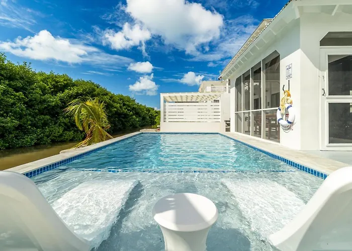 Coral Reef And Mistico Club Boat Shuttle San Pedro (Ambergris Caye)